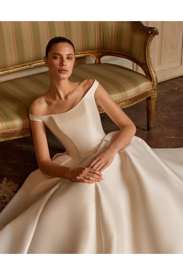 Abito da sposa Sissel ampio in mikado Alberto Palatachi 2027