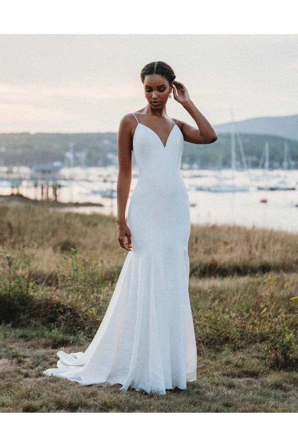 Abito da sposa a sirena avorio liscio di Allure Bridal