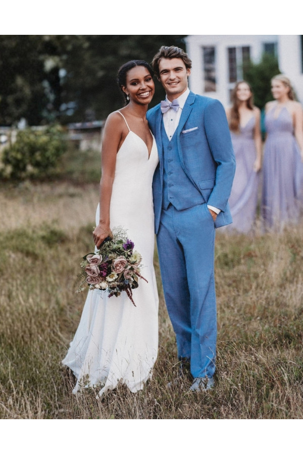 Abito da sposa a sirena avorio liscio di Allure Bridal