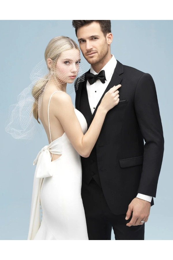 Abito da sposa a sirena avorio liscio di Allure Bridal