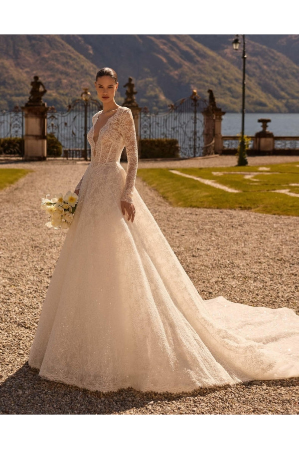 Abito da sposa Diamond avorio in pizzo e cristalli di Alberto Palatchi