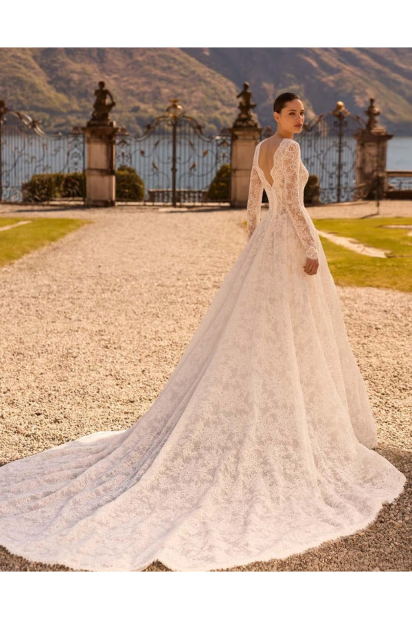 Abito da sposa Diamond avorio in pizzo e cristalli di Alberto Palatchi
