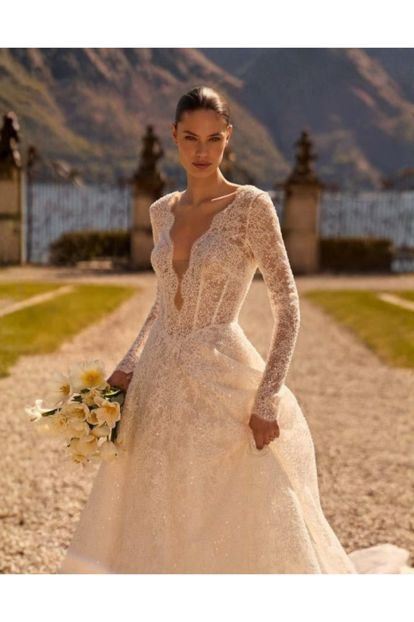 Abito da sposa Diamond avorio in pizzo e cristalli di Alberto Palatchi