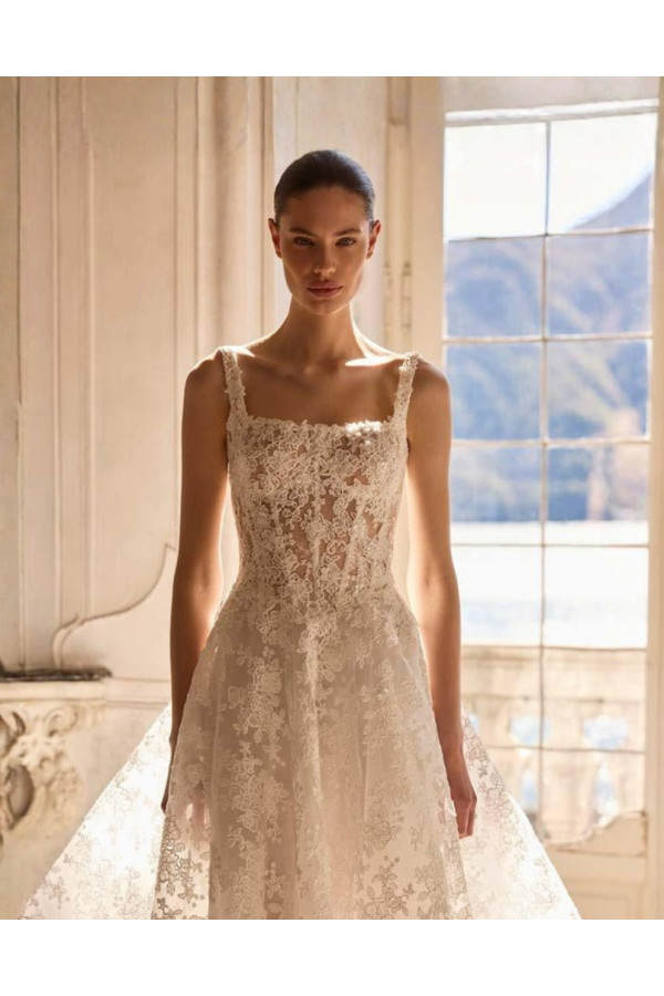 Abiito da sposa Safiro avorio in tulle ampio di Alberto Palatchi
