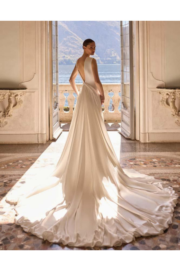 Abito da sposa Turquoise in satin liscio di Alberto Palatchi