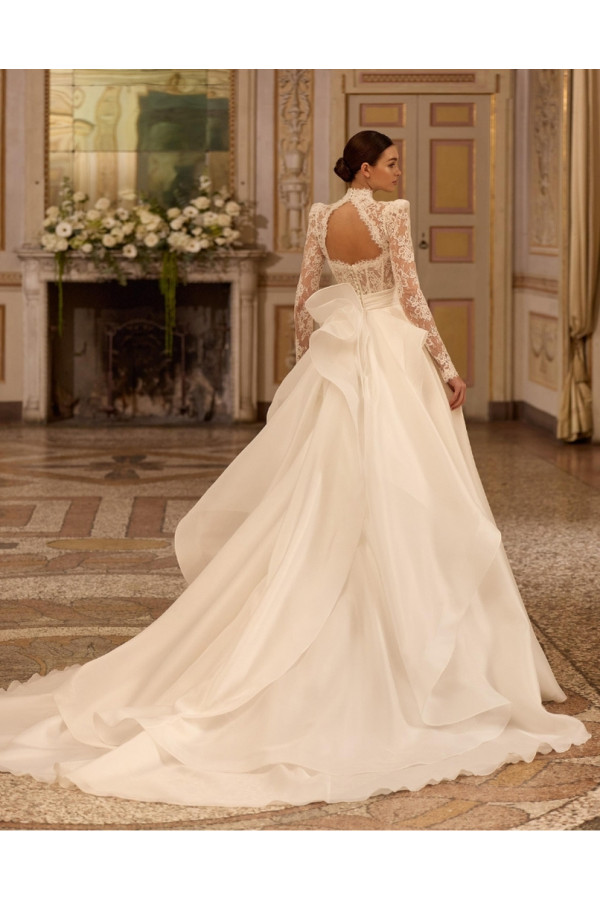 Abito da sposa Artemisia avorio in organza e pizzo di Alberto Palatchi