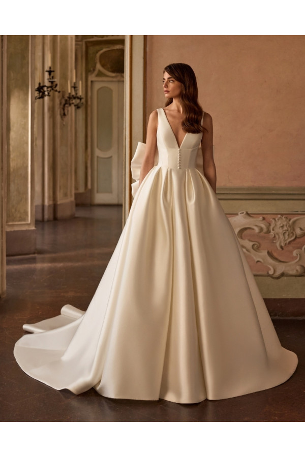 Sorella abito da sposa avorio ampio in mikado scollo a v di Palatchi