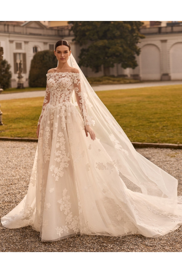 Orquidea abito da sposa avorio ampio in pizzo di Alberto Palatchi