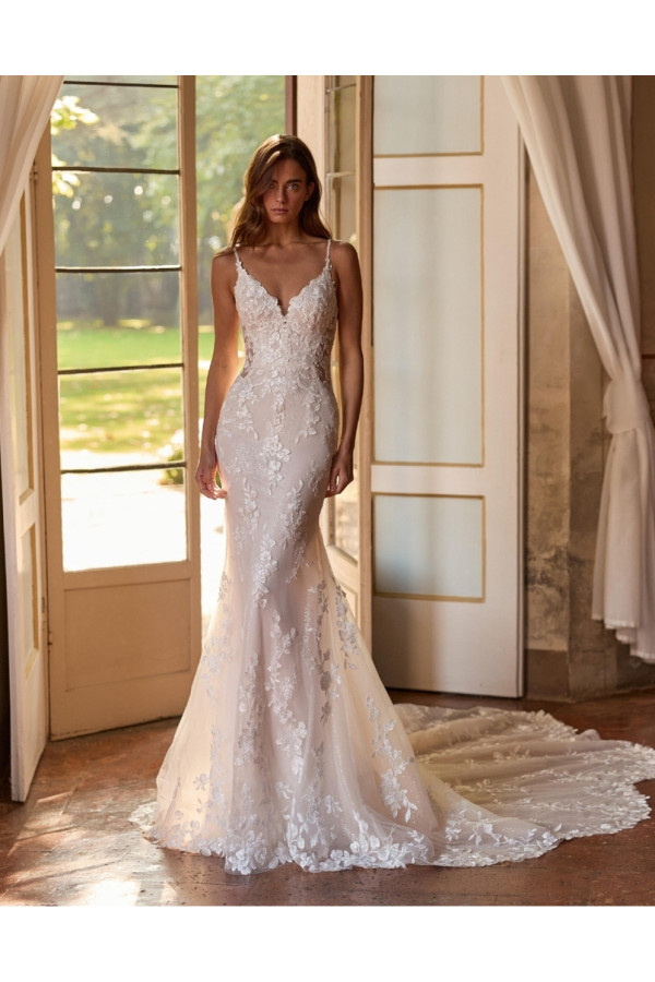 Mylene abito da sposa sirena avorio in pizzo di Alebrto Palatchi