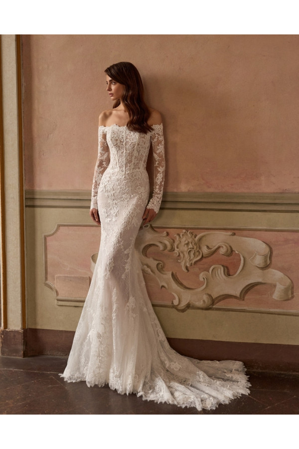 Ixora abito da sposa avorio in pizzo a sirena di Alberto Palatchi 2027