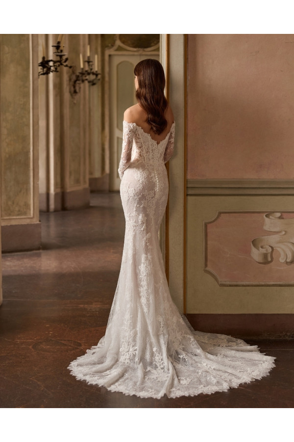 Ixora abito da sposa avorio in pizzo a sirena di Alberto Palatchi 2027