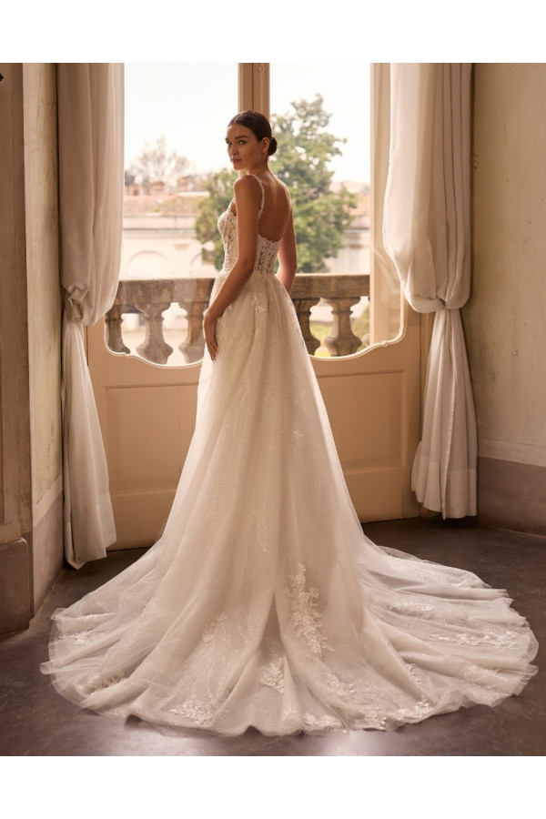Floris abito da sposa avorio in pizzo a sirena di Alberto Palatchi