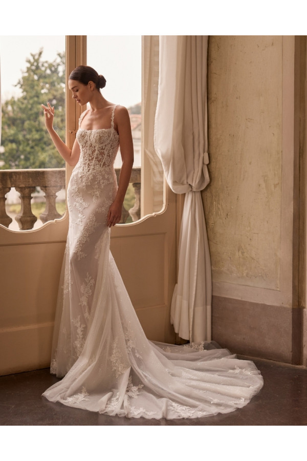 Floris abito da sposa avorio in pizzo a sirena di Alberto Palatchi