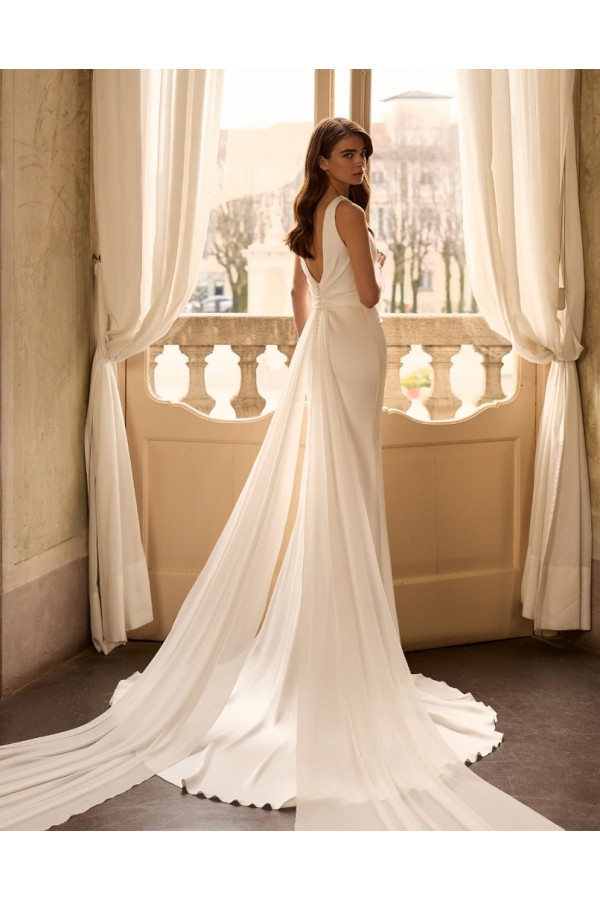 Camelia abito da sposa avorio in satin a sirena di Alberto Palatchi