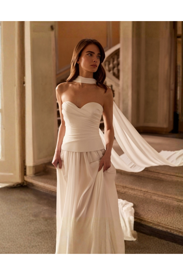 Caelia abito da sposa avorio in chiffon svasato di Alberto Palatchi