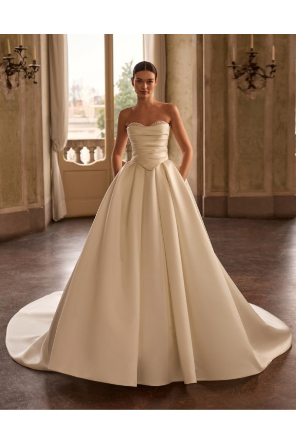 Aster abito da sposa ampio avorio in douchesse di Alberto Palatchi