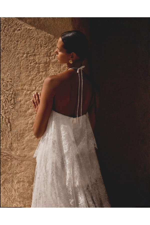 Abito da sposa avorio in pizzo modello bohemien 66496 di Lillian West