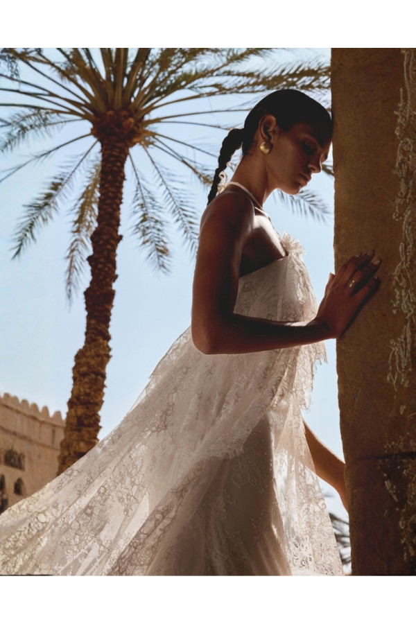 Abito da sposa avorio in pizzo modello bohemien 66496 di Lillian West