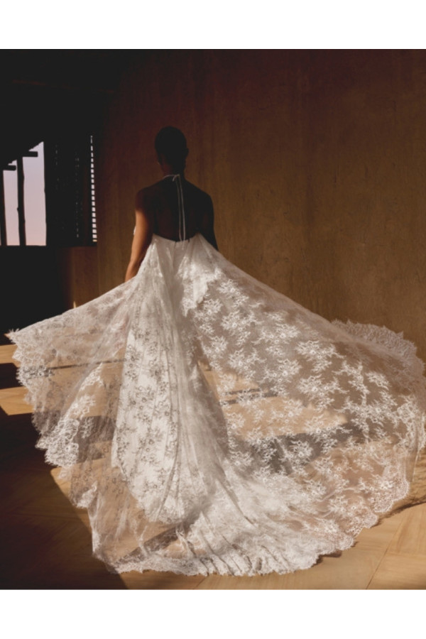 Abito da sposa avorio in pizzo modello bohemien 66496 di Lillian West