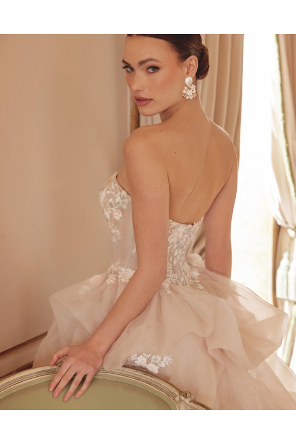 Abito da sposa light gold con balze 44629 Sincerity 2027