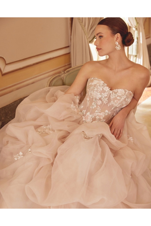 Abito da sposa light gold con balze 44629 Sincerity 2027