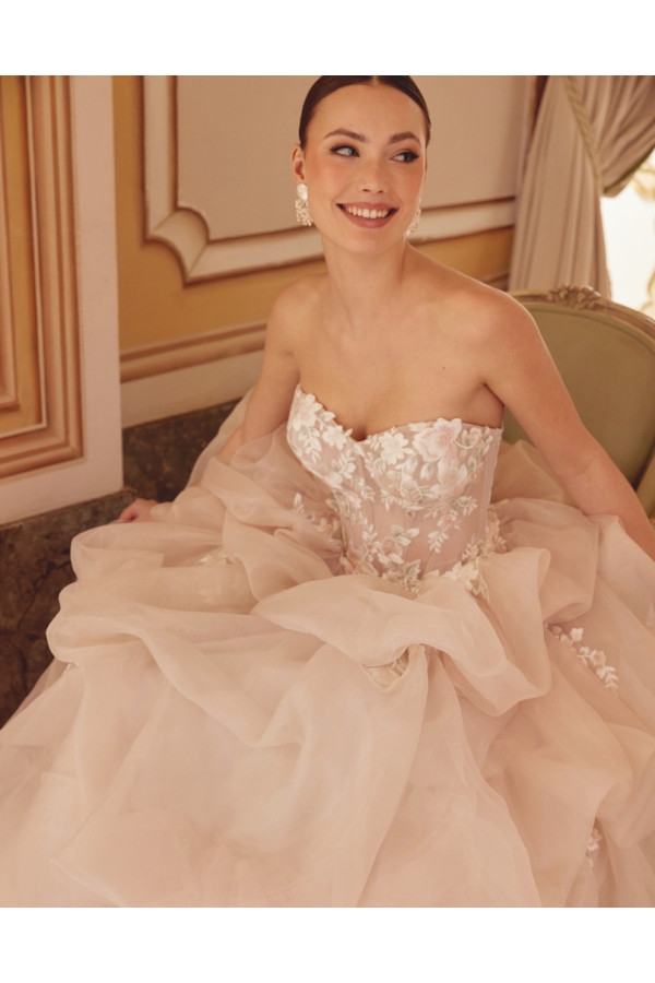 Abito da sposa light gold con balze 44629 Sincerity 2027