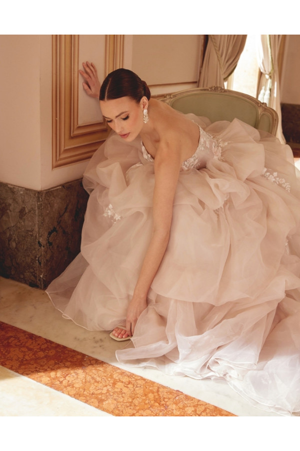 Abito da sposa light gold con balze 44629 Sincerity 2027