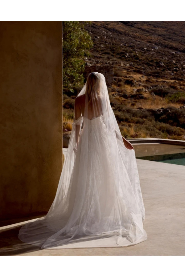 Abito da sposa avorio in pizzo scivolato 66459 Lillian West 2027