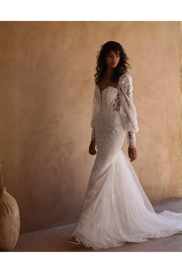 Abito da sposa avorio in pizzo e tulle a sirena 66451 di Lillian West