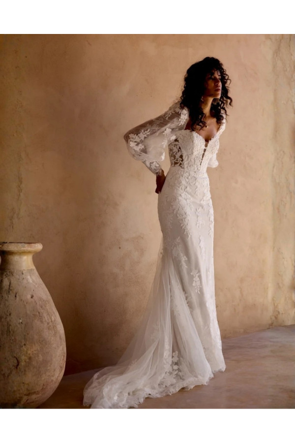 Abito da sposa avorio in pizzo e tulle a sirena 66451 di Lillian West