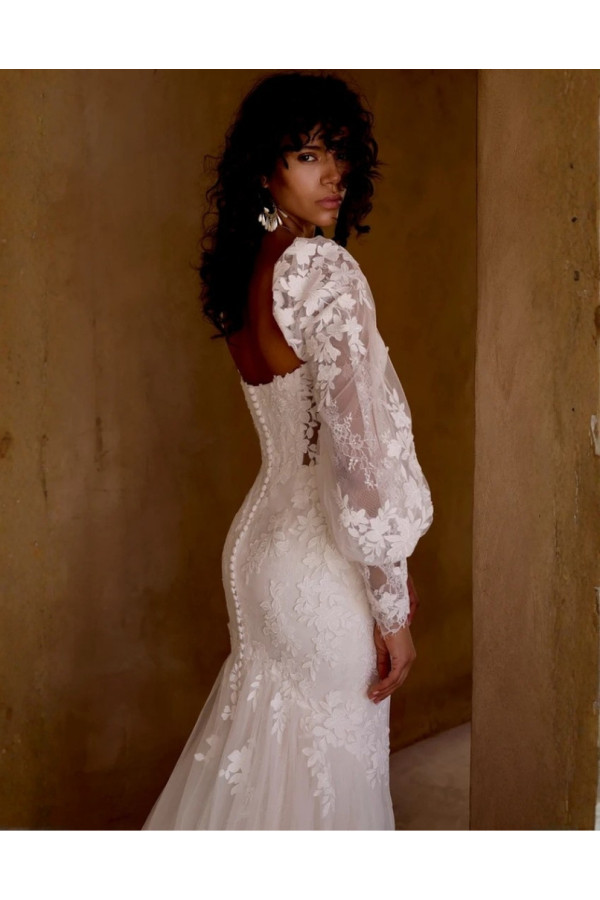 Abito da sposa avorio in pizzo e tulle a sirena 66451 di Lillian West