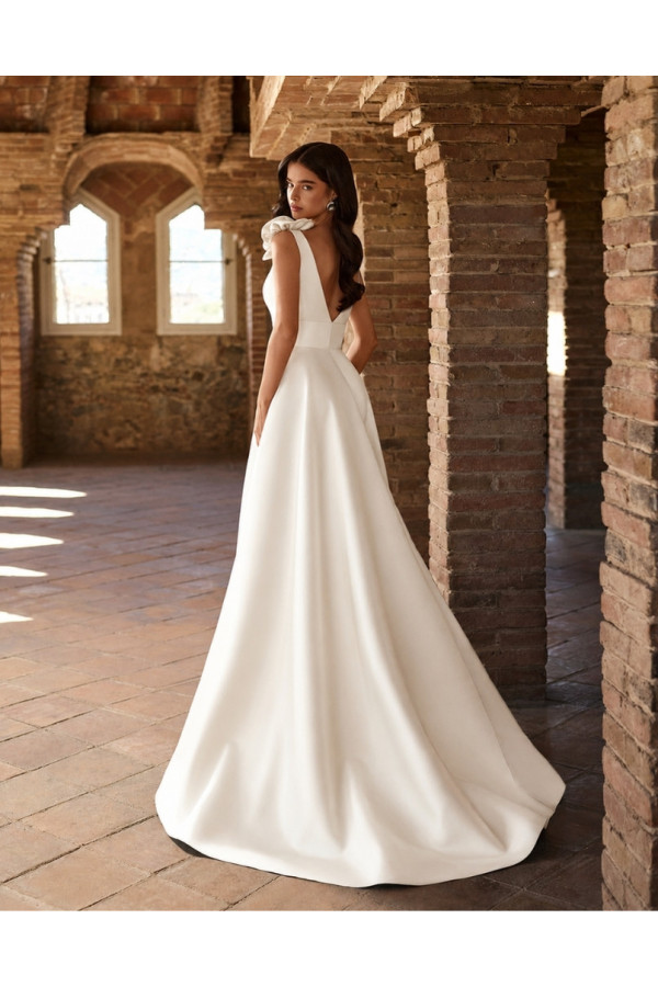 Abito da sposa avorio in mikado ampio 2JA1 di Rosa Clará