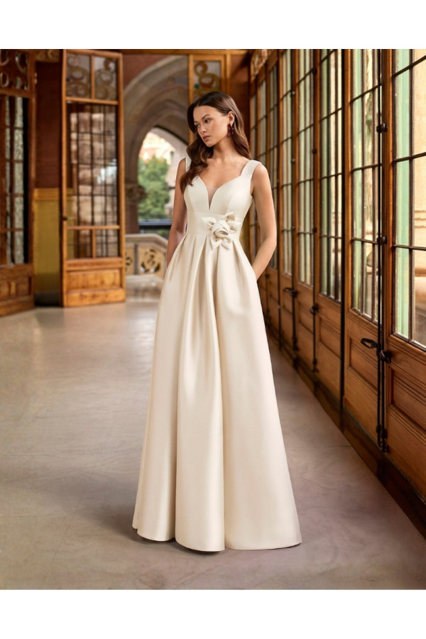 Abito da sposa avorio in mikado ampio 2JA3 di Rosa Clará