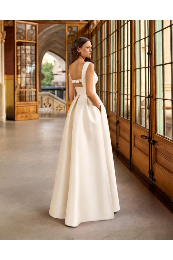 Abito da sposa avorio in mikado ampio 2JA3 di Rosa Clará