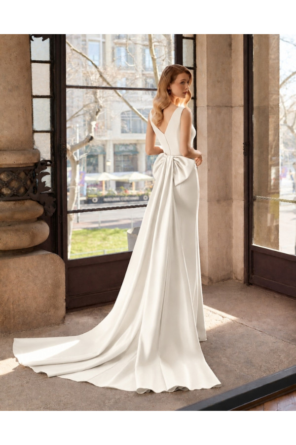 Abito da sposa avorio in crepe a colonna 2J74 di Rosa Clará