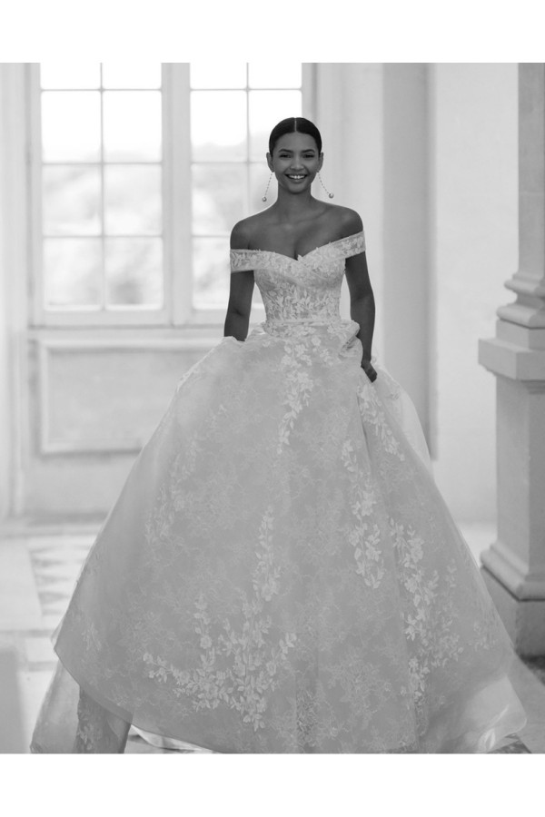 Alison Abito da sposa avorio in pizzo ampio Rosa Clará Dreams 2027