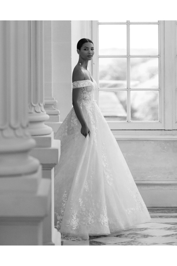 Alison Abito da sposa avorio in pizzo ampio Rosa Clará Dreams 2027