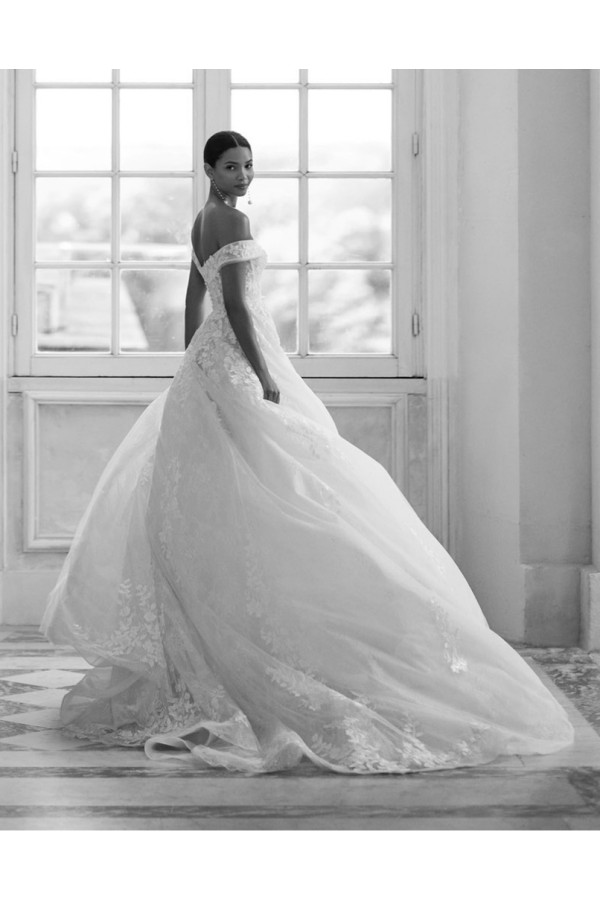 Alison Abito da sposa avorio in pizzo ampio Rosa Clará Dreams 2027