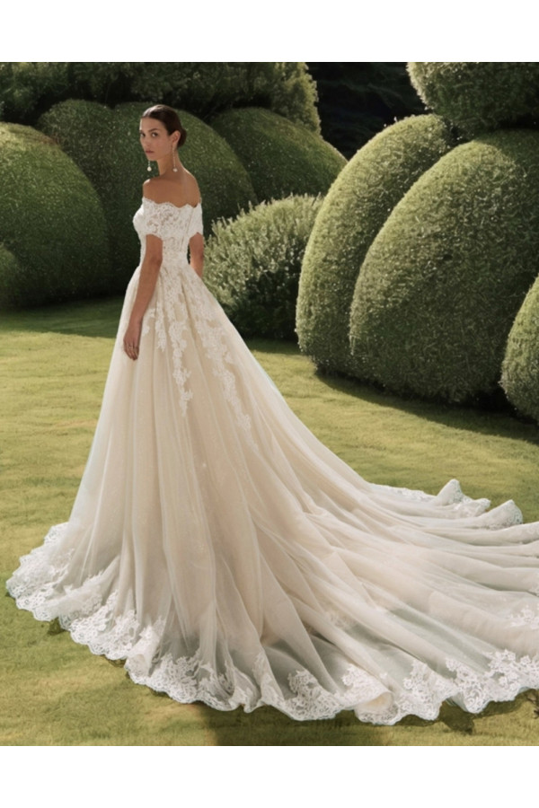 Hanau Abito da sposa avorio in pizzo trasformabile di Luna Novias