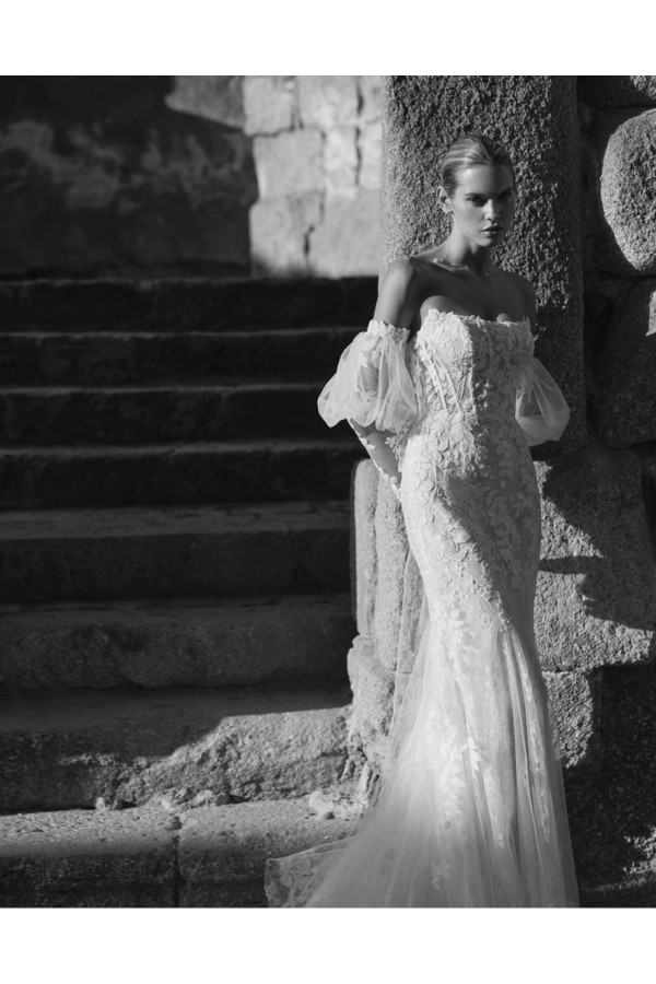 Palmira abito da sposa avorio in pizzo trasformabile Adriana Alier