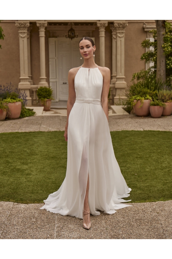 Maraca abito da sposa avorio in cady ampio con spacco di fara sposa