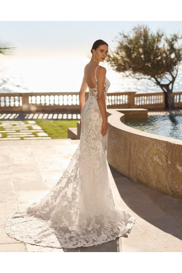 Fibula Abito da sposa avorio in pizzo a sirena di Luna Novias 2027