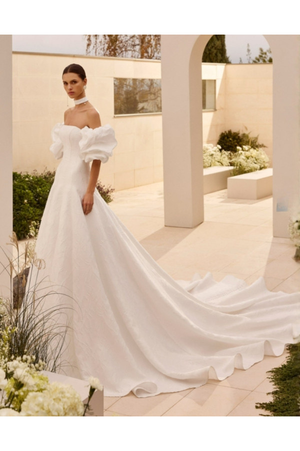 Numea Abito da sposa avorio in raso damascato ampio di Rosa Clará