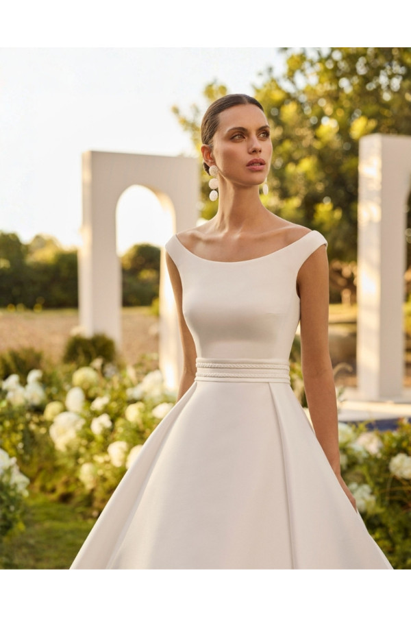 Nore Abito da sposa avorio in crepe ampio di Rosa Clará 2027