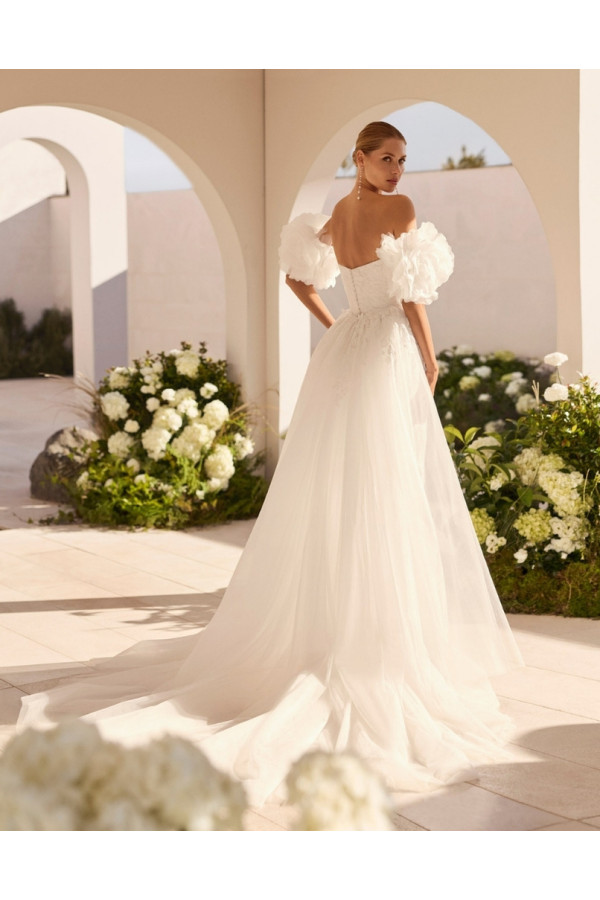 Niky Abito da sposa avorio in pizzo a colonna di Rosa Clará