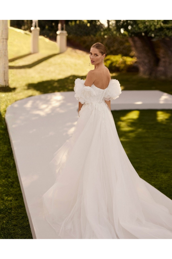 Niky Abito da sposa avorio in pizzo a colonna di Rosa Clará