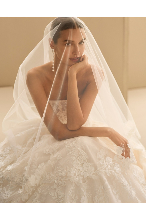 Nesire Abito da sposa avorio in pizzo ampio di Rosa Clará
