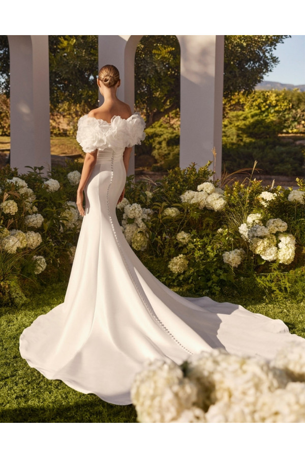 Nahir Abito da sposa avorio in cady a sirena di Rosa Clará