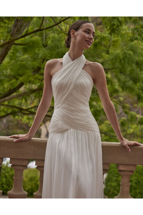 Olbia abito da sposa avorio di pizzo e tulle di Fara Sposa