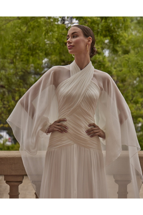 Olbia abito da sposa avorio di pizzo e tulle di Fara Sposa